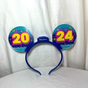 Disney Parks 2024 Light-Up Mickey Ears - NWOT